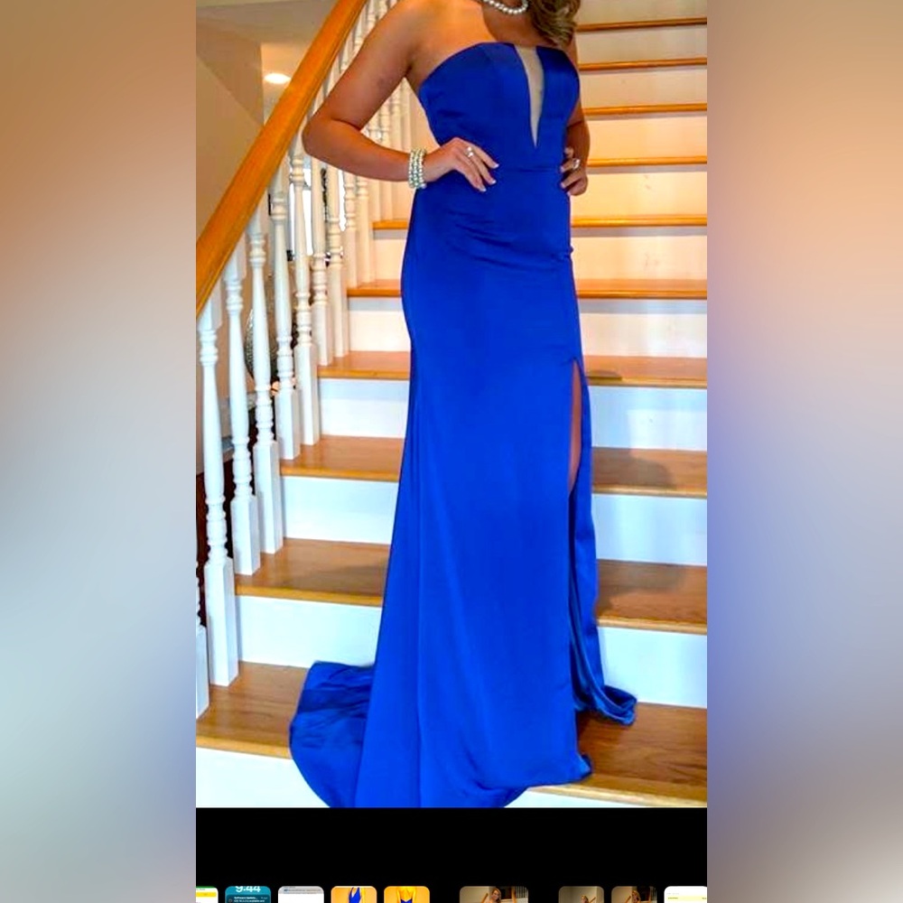 Elegant Blue Evening Gown